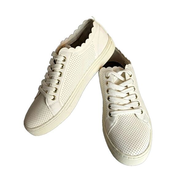 Indigo Rd Irkyrie White Leather Scalloped Casual Sneakers 8M - EUC - Picture 1 of 11